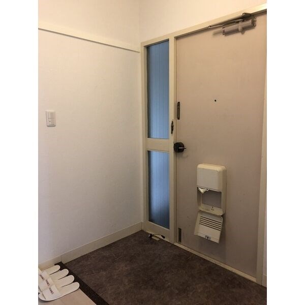 サニーヒル表山3号棟 玄関