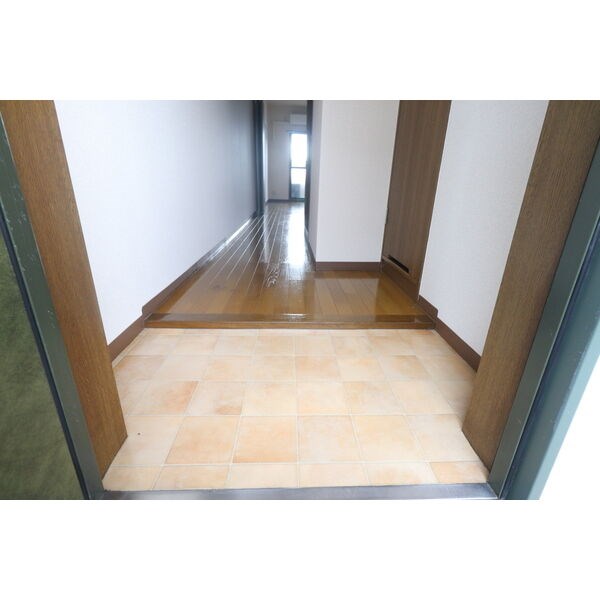 キャッスル若宮 玄関