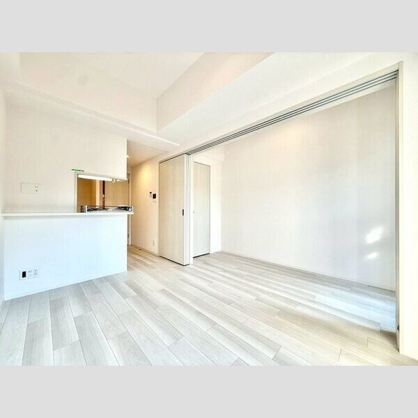 エスリード ザ・レガリア新栄ALTAIER リビング