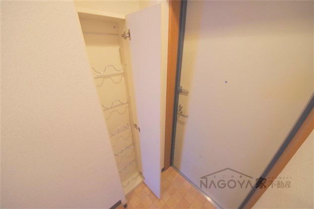 プリミエール川名 玄関