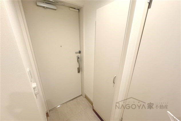 リブリ・汐路 玄関