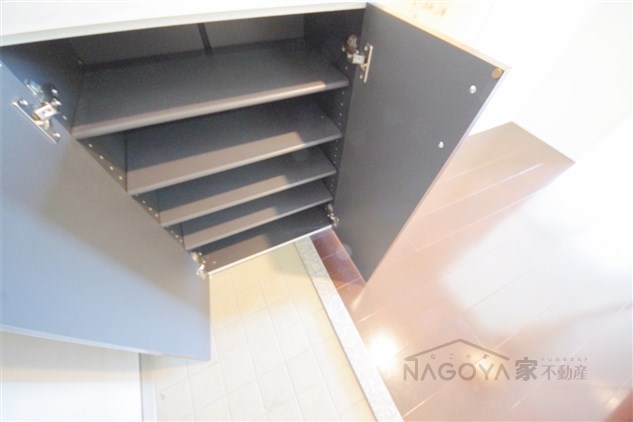 GRANDUKE代官町 玄関