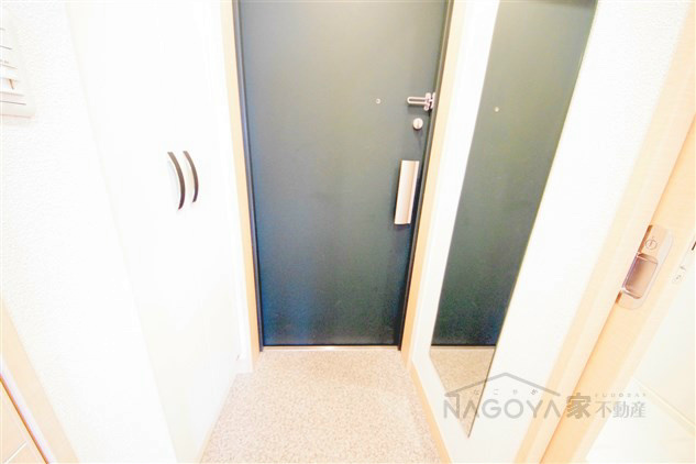 プレサンス新栄デコール 玄関