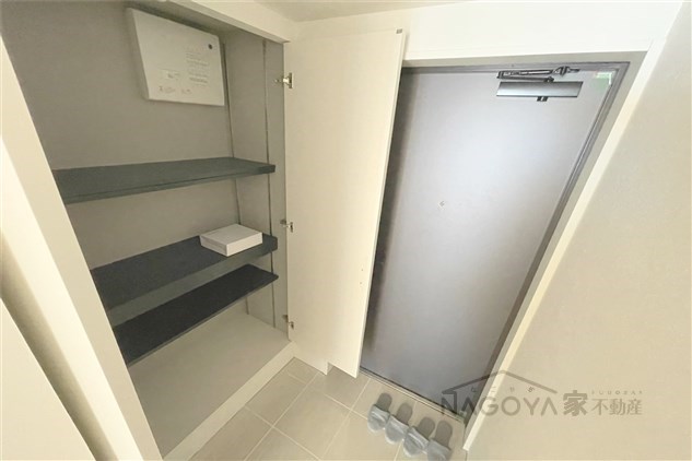 quador noie 今池 玄関