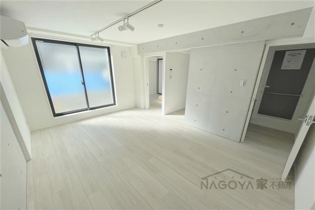 quador noie 今池 リビング