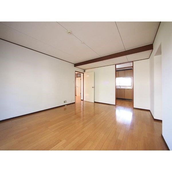 中部東山荘　北棟 リビング