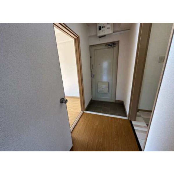 プロスパー第8ビル 玄関