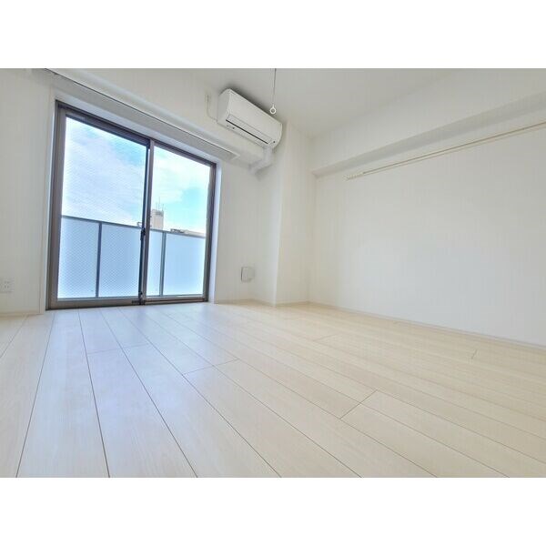 ディアレイシャス大須赤門通本町 リビング