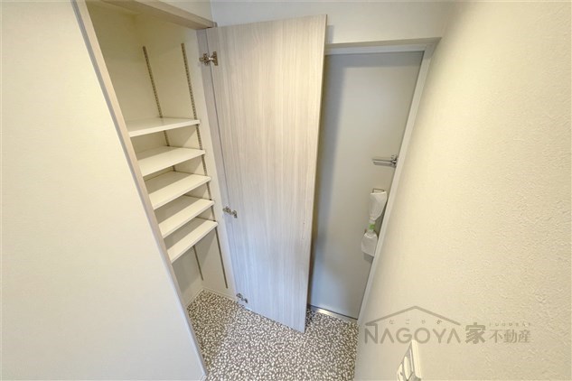 ポルタニグラサウス 玄関