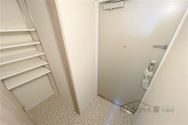 ポルタニグラサウス 玄関