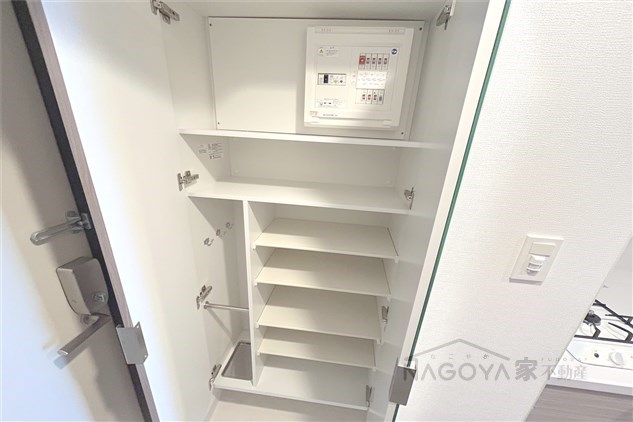 ディアレイシャス名古屋太閤通Ⅳ 玄関