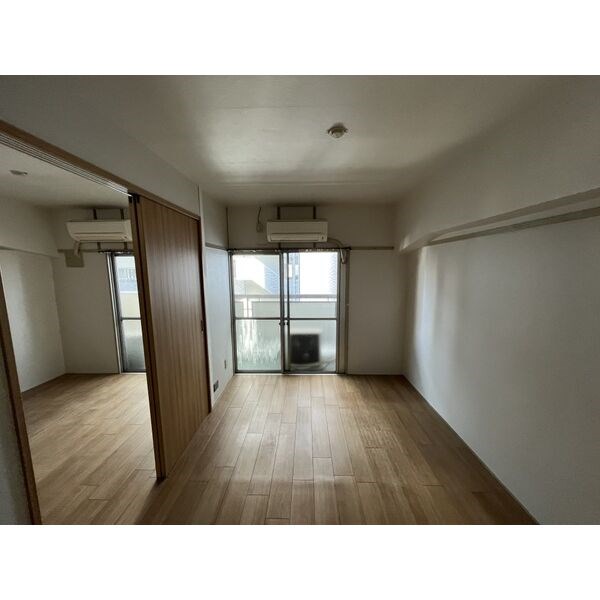 万長ビル リビング