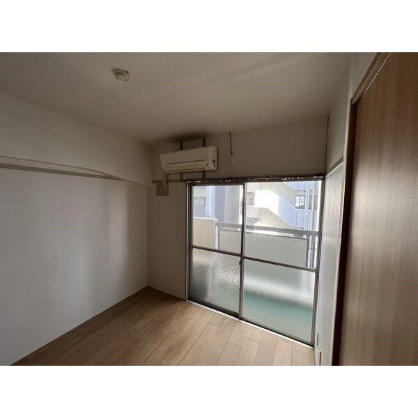 万長ビル ベッドルーム