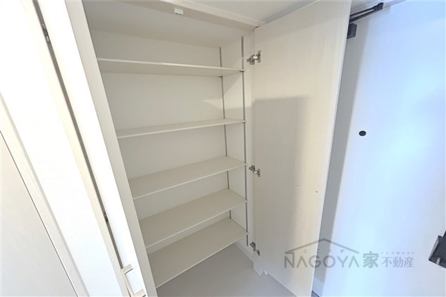 メイクスアート名駅WEST 玄関