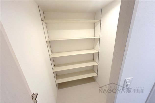 メイクスアート名駅WEST 玄関