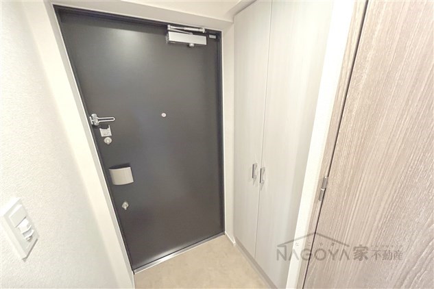 アドバンス名古屋シュテルン 玄関