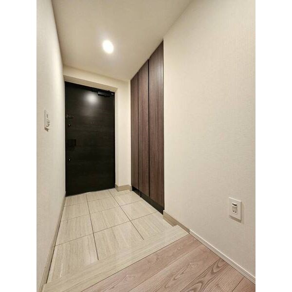 プラウドタワー栄 玄関