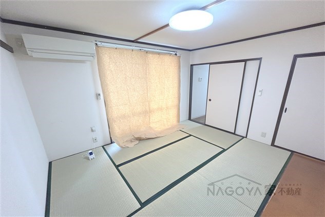 フォーヴル代官 リビング