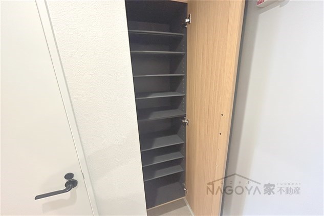 Cherim中村公園Onyx 玄関