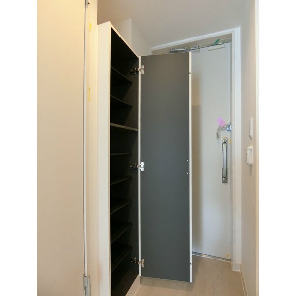 リブリ・名古屋 玄関