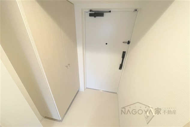 ストーリア名古屋城西 玄関