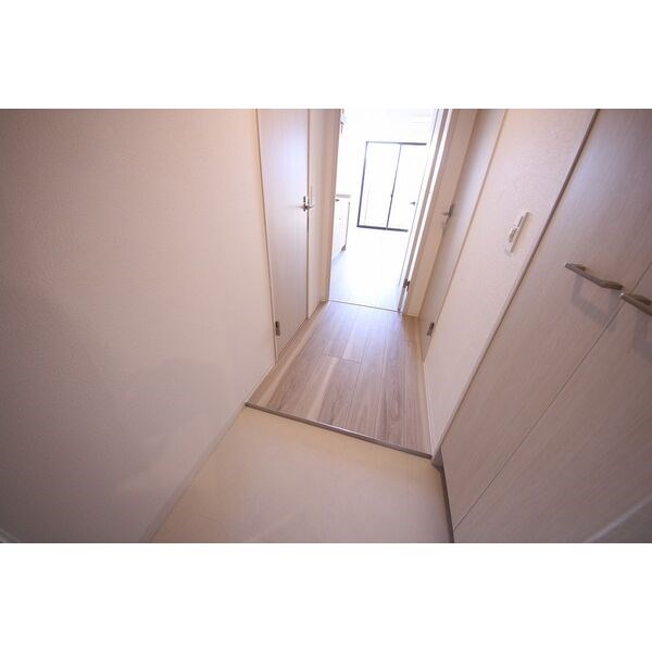 ストーリア名古屋城西 玄関