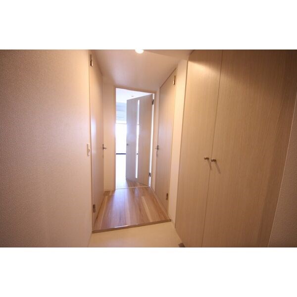 ストーリア名古屋城西 玄関