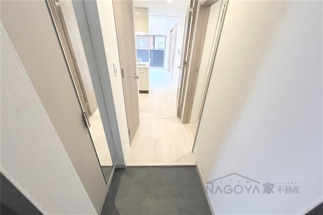 プレサンス名古屋ルーカス 玄関