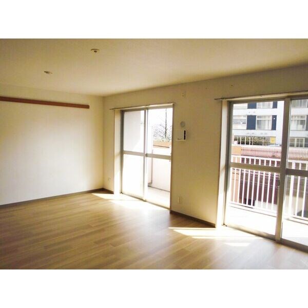 サンコート砂田橋1棟 リビング