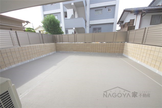 RESIDENCE　KIKUZAKA ベランダ