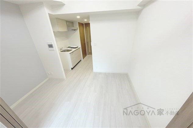 プレサンスジェネ新栄町駅前葵 リビング