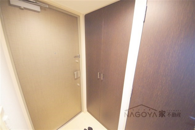 エステムコート名古屋栄デュアルレジェンド  玄関