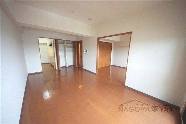 グランシャリオ覺王山 リビング