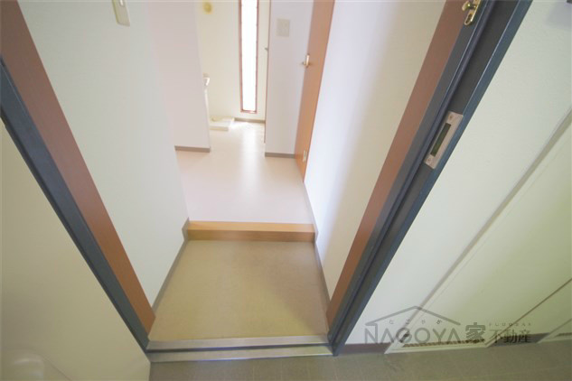 DWELL　GOKENYA 玄関