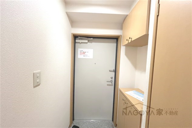 レージュ川原通 玄関