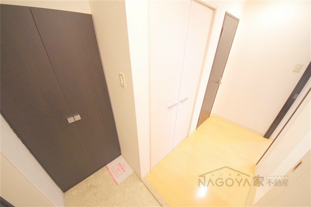 クレシェール大須 玄関