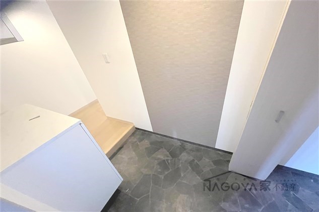 ルース 玄関