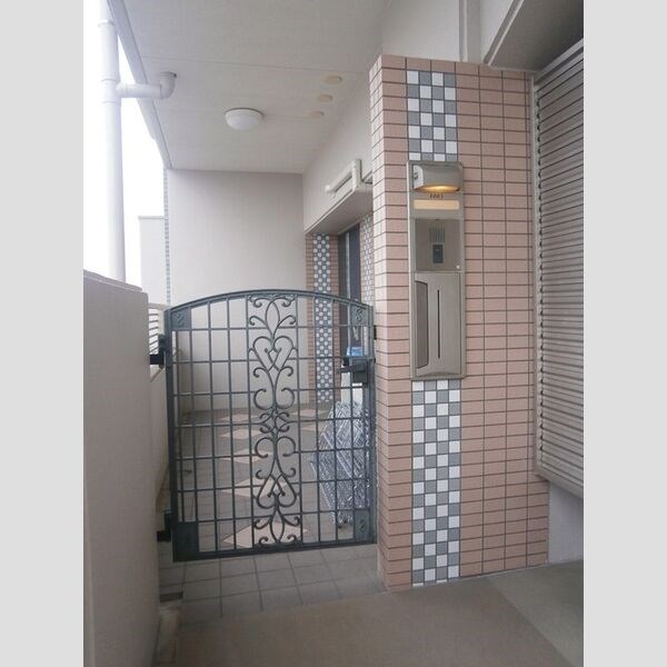 カルティア黒川 玄関