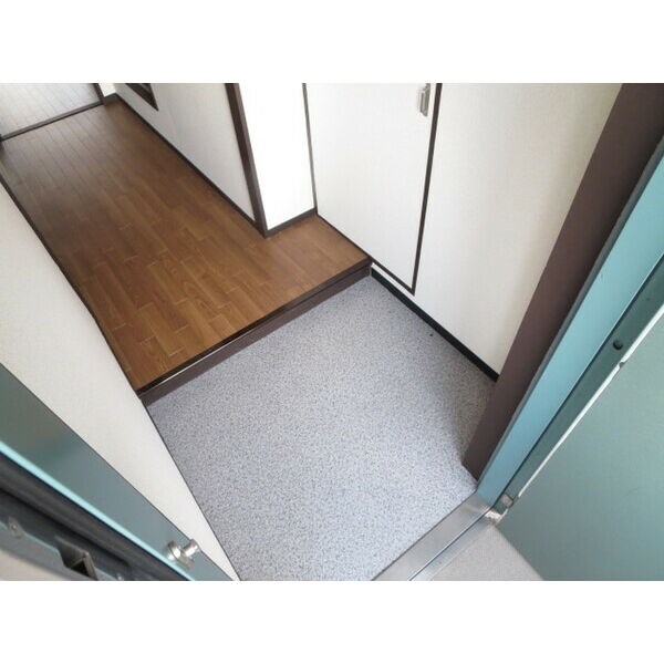 チサンマンション徳川町 玄関