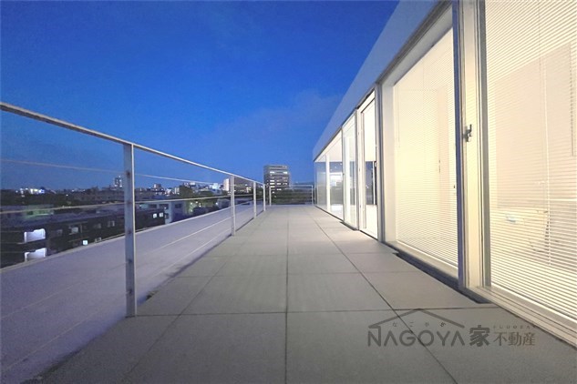 Ｈａｒｖｅｙ Ｒｅｓｉｄｅｎｃｅ ベランダ