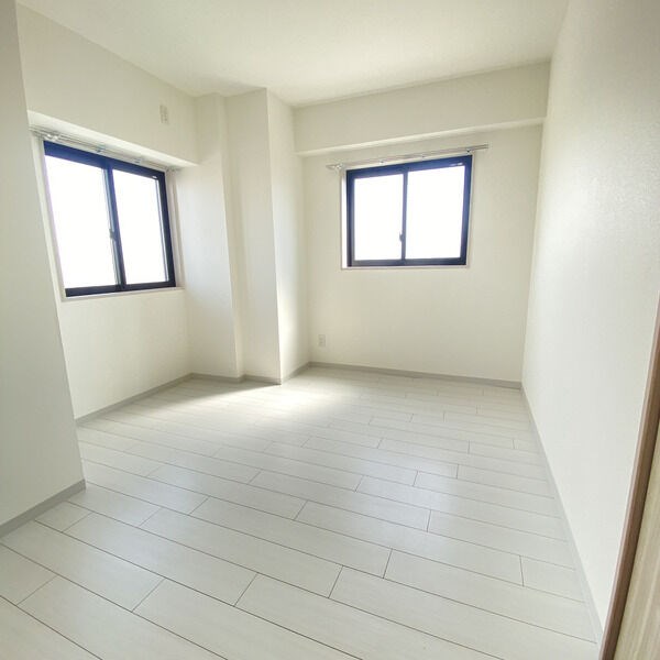 THE RESIDENCE SAKURAYAMA WEST ベッドルーム
