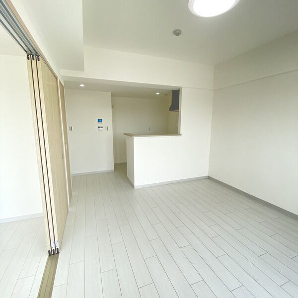 THE RESIDENCE SAKURAYAMA WEST リビング