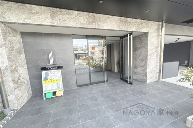 アドバンス名古屋ワイノット エントランス