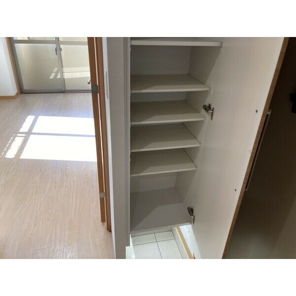 メイプルコート本山 玄関
