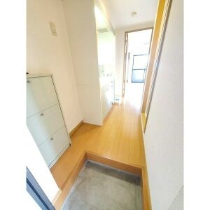 シュノンソー名古屋 玄関