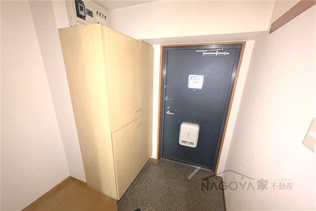 カーサ金山 玄関