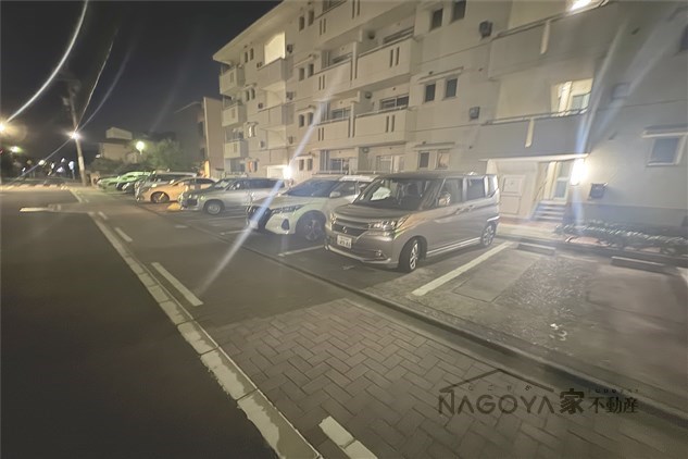 長戸住宅 駐車場