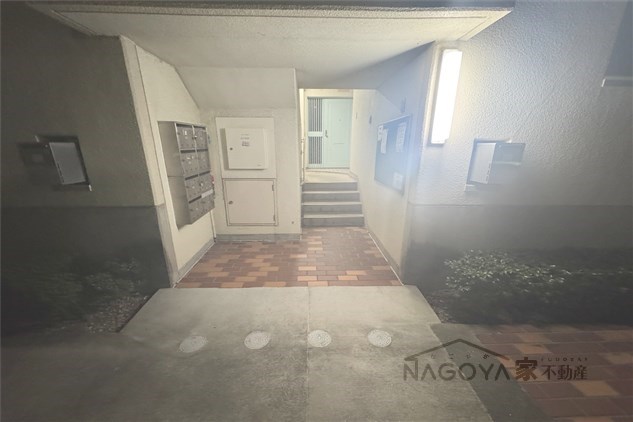 長戸住宅 エントランス