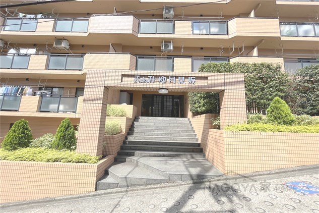 ふぁみーゆ月見坂 エントランス