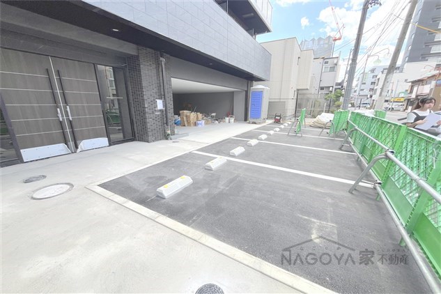 プレリス太閤通セルシア 駐車場